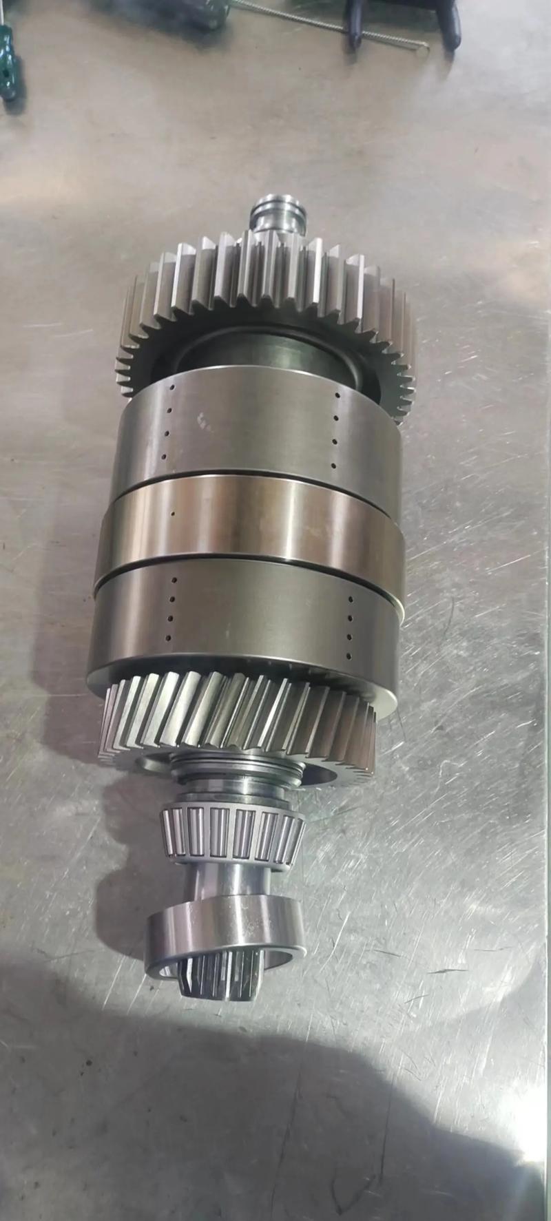 工程机械中的核心组件 原车变速箱总成及其维护要点